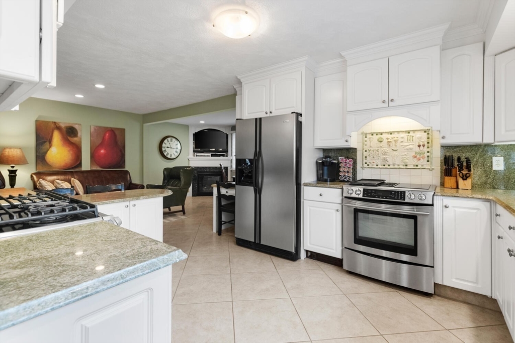 6 Appleton Street, Unit 2 Watertown, MA 02472 - Photo 7 of 27