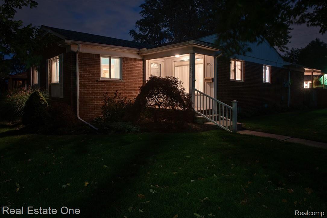 1853 Massoit Road Royal Oak, MI 48073 - Photo 3 of 38 Massoit-04.jpg