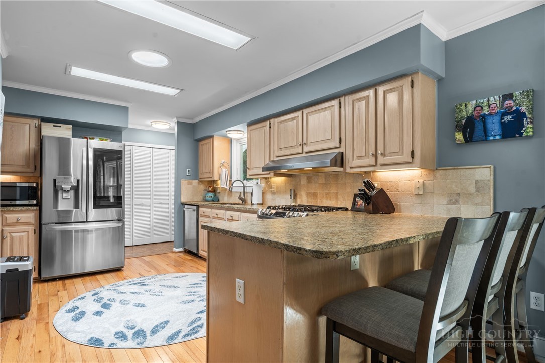 9081 Pittmans Gap Road Newland, NC 28657 - Photo 9 of 49