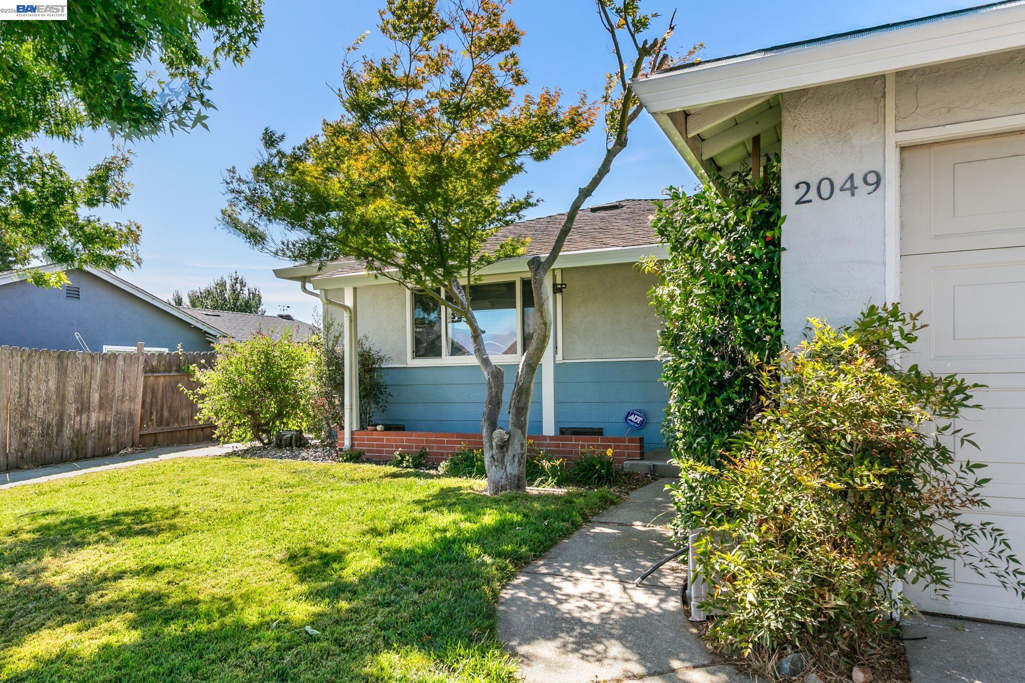 2049 Rosedale Drive San Pablo, CA 94806 - Photo 3 of 19