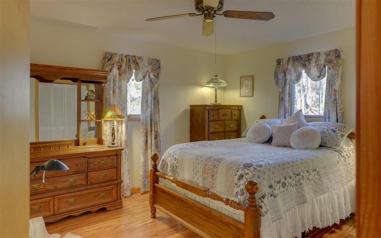 23317 White Harbour Road Seneca, SC 29672 - Photo 8 of 33 Gallery Image 8