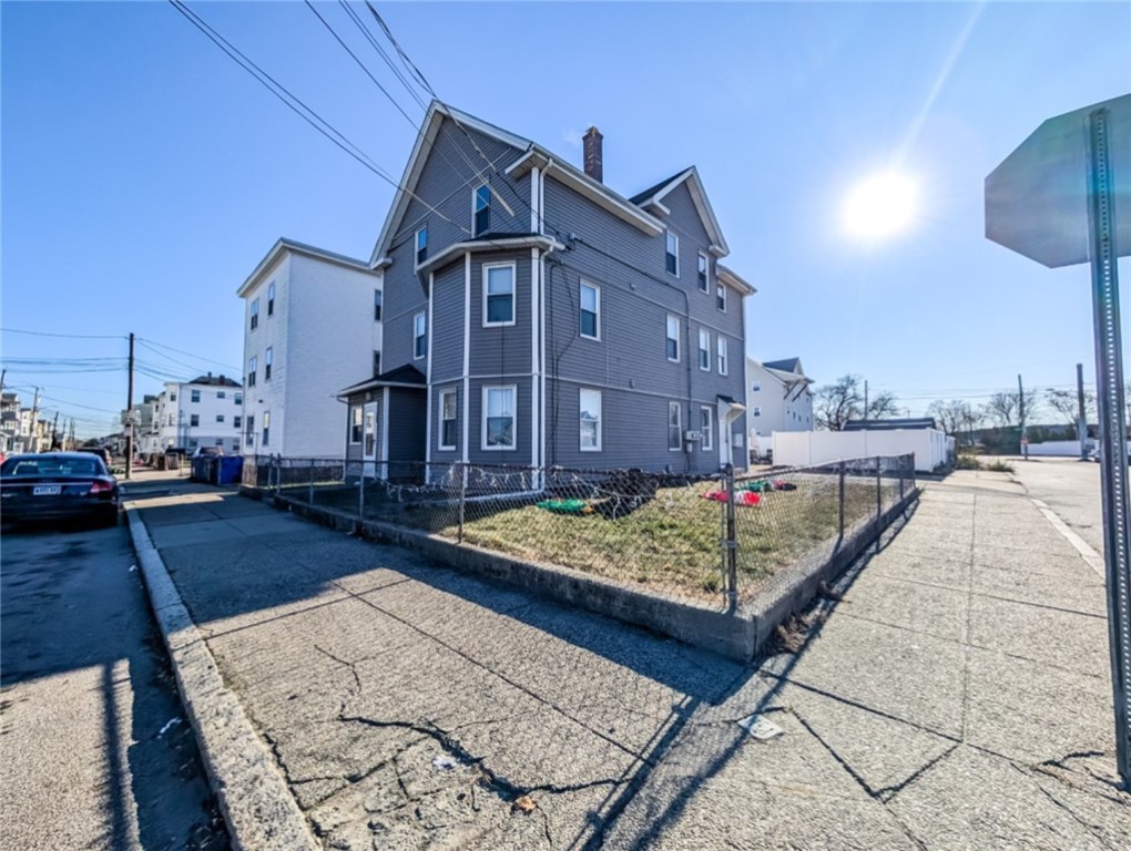 39 John Street Pawtucket, RI 02861 - Photo 3 of 50