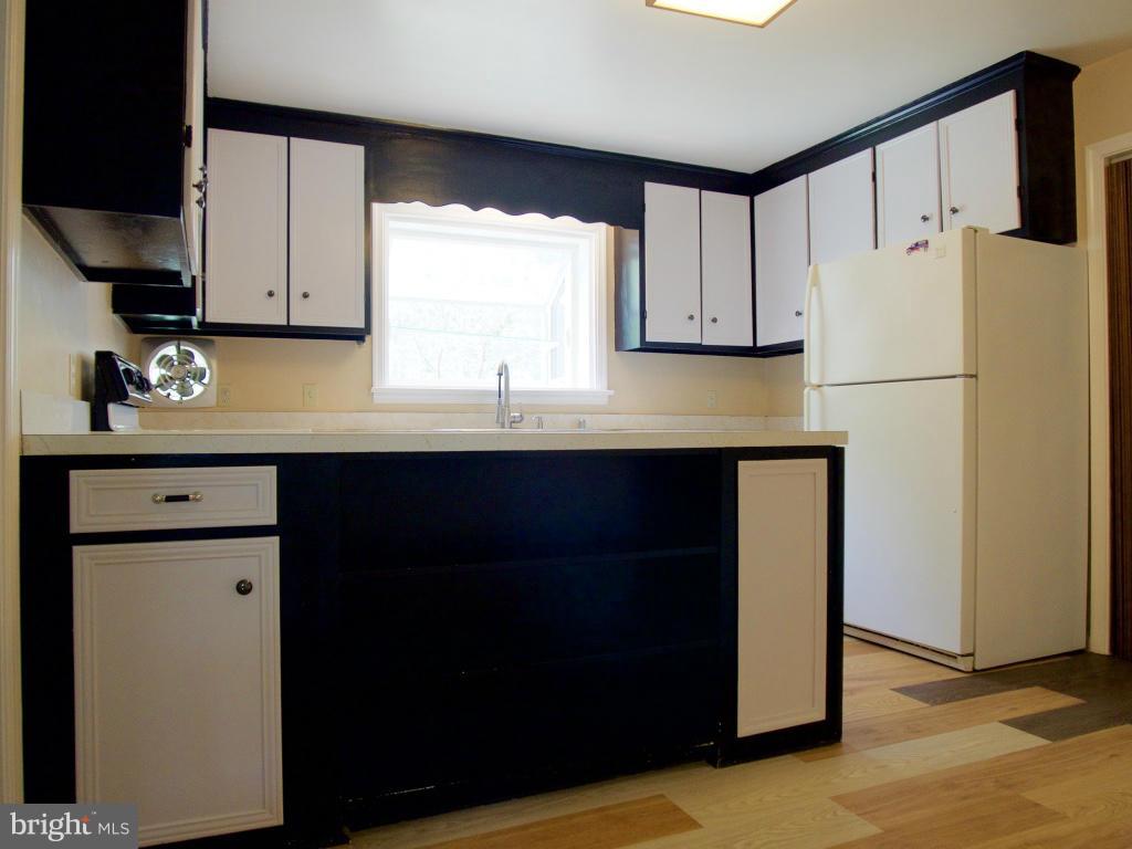 2237 Mountain View Road Stafford, VA 22556 - Photo 13 of 23 Kitchen