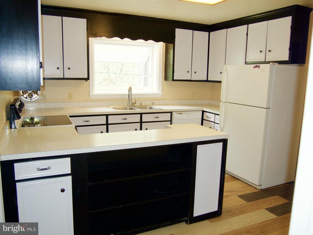 2237 Mountain View Road Stafford, VA 22556 - Photo 15 of 23 Kitchen