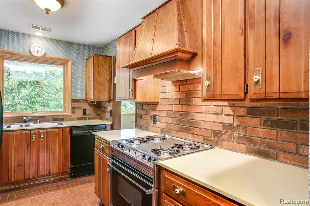 6475 Apple Orchard Lane Rochester Hills, MI 48306 - Photo 18 of 25