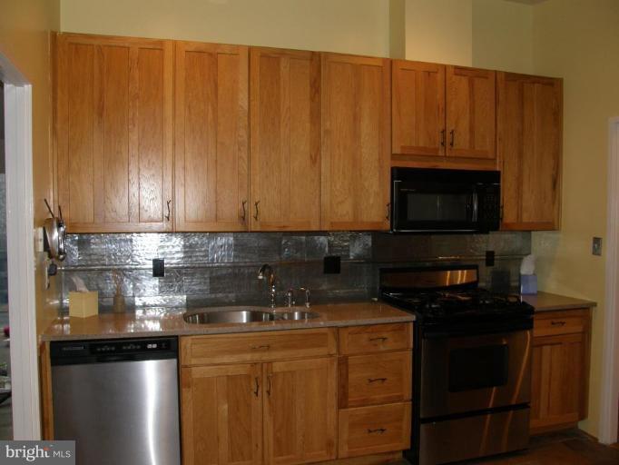 11314 Myrtle Lane Reston, VA 20191 - Photo 7 of 12 Kitchen