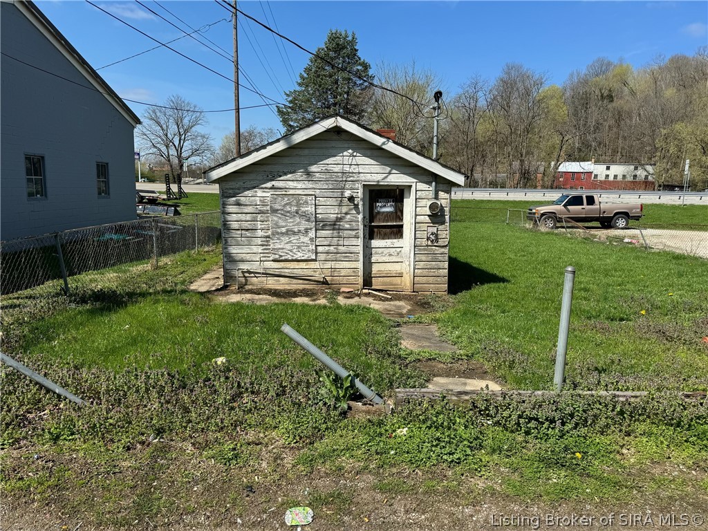 801 Gerry Lane Madison, IN 47250 - Photo 2 of 6