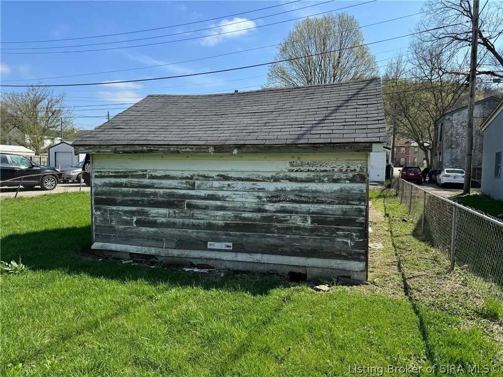 801 Gerry Lane Madison, IN 47250 - Photo 3 of 6