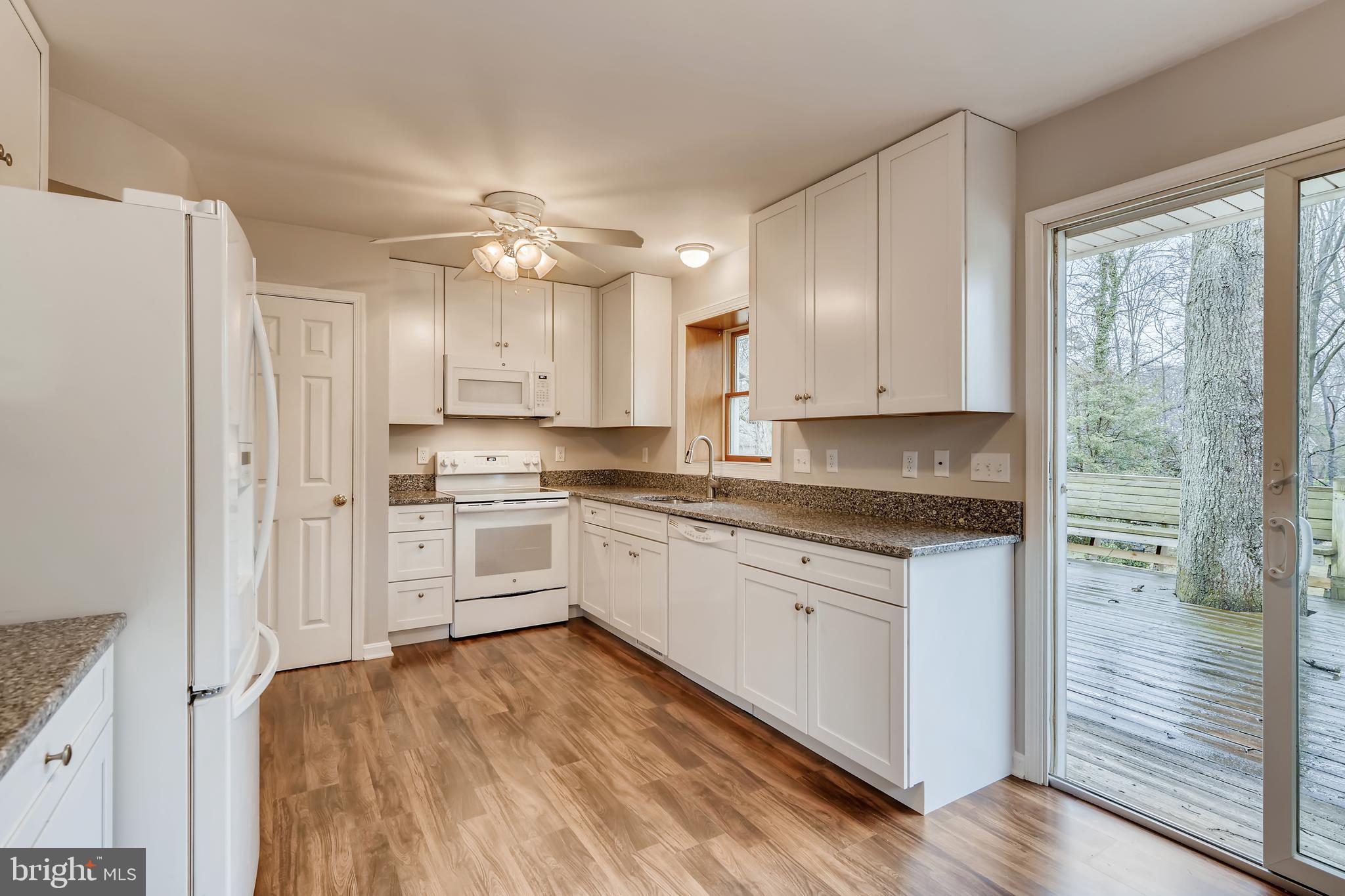 1181 Hampton Road Annapolis, MD 21409 - Photo 6 of 32 Newly Updated Kitchen