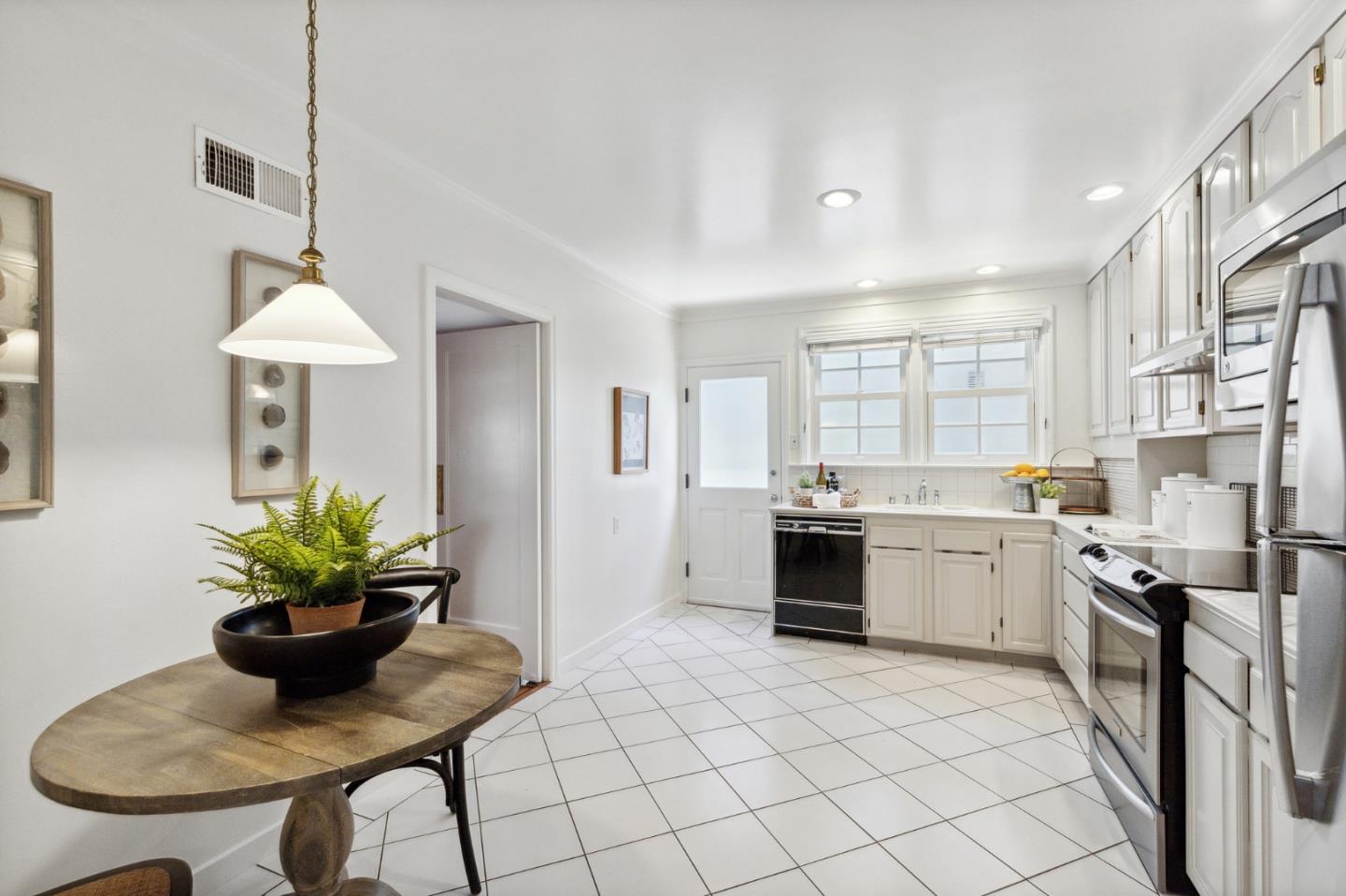 430 Bloomfield Road Burlingame, CA 94010 - Photo 24 of 53 Gallery Image 24