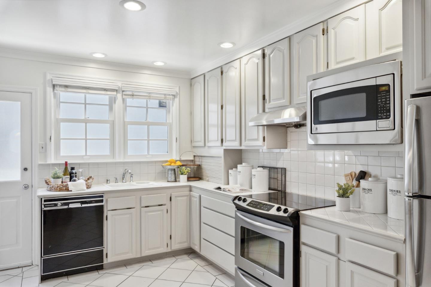 430 Bloomfield Road Burlingame, CA 94010 - Photo 27 of 53 Gallery Image 27