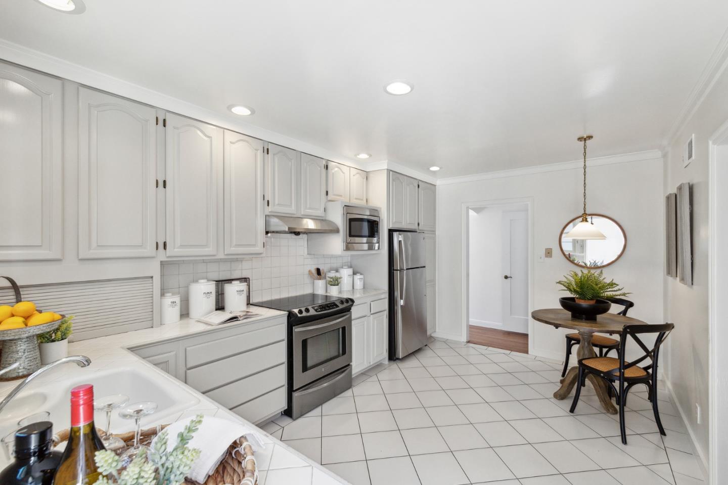 430 Bloomfield Road Burlingame, CA 94010 - Photo 30 of 53 Gallery Image 30