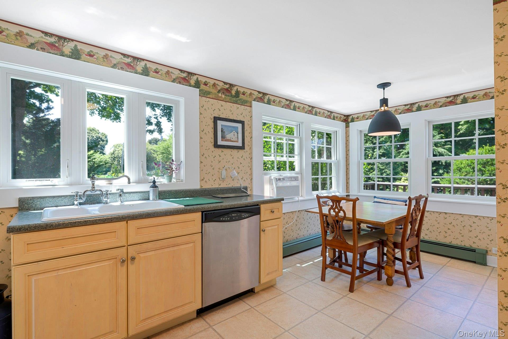 1825 Main Bayview Road Southold, NY 11971 - Photo 12 of 29