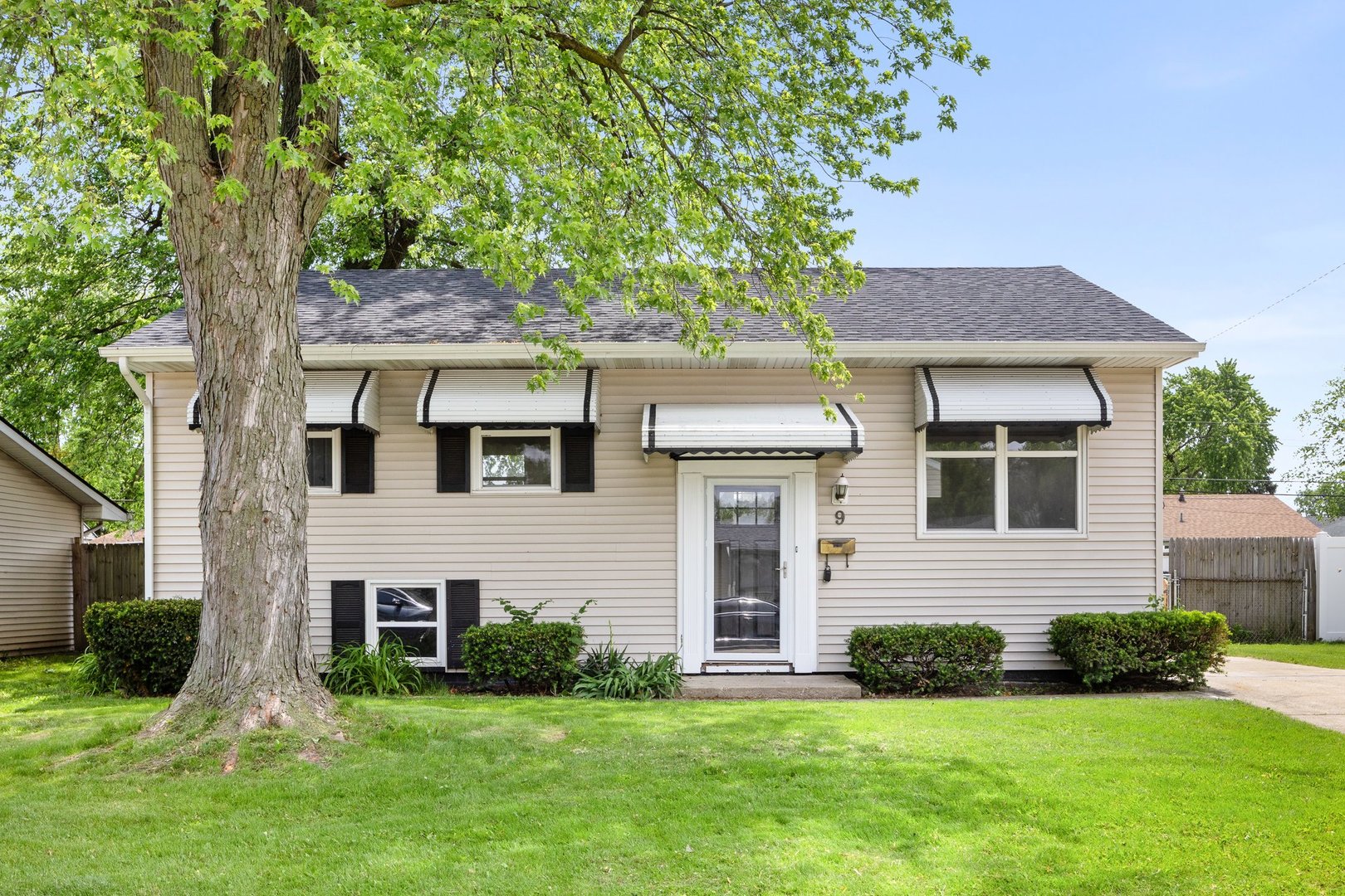 9 Dover Avenue Romeoville, IL 60446 - Photo 1 of 8 Gallery Image 1