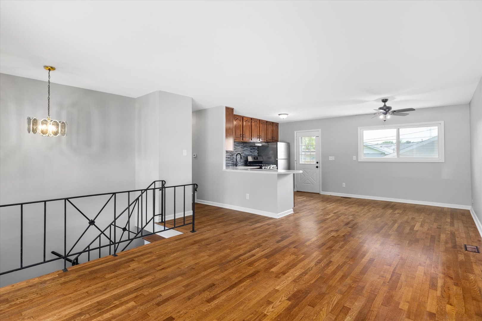 9 Dover Avenue Romeoville, IL 60446 - Photo 3 of 8 Gallery Image 3