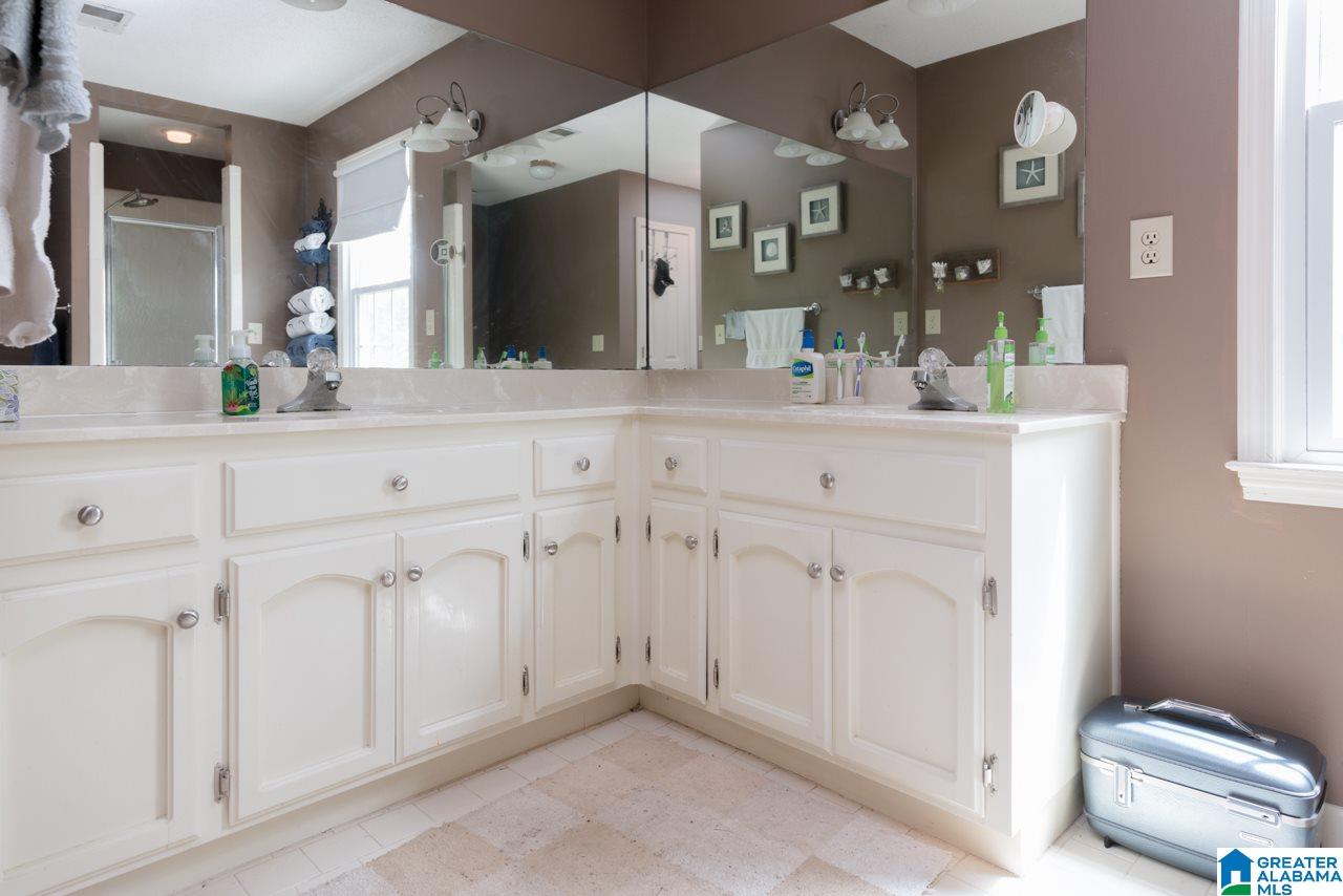 1009 Colonial Drive Alabaster, AL 35007 - Photo 19 of 37