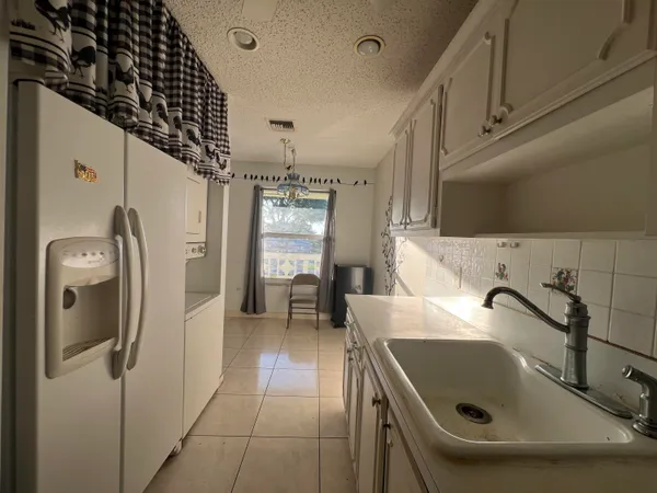 $1,700 | 1150 Boxwood Drive, Unit 202, Delray Beach, FL 33445