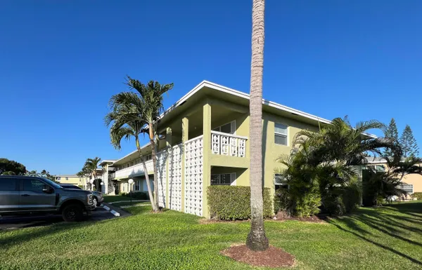 $1,700 | 1150 Boxwood Drive, Unit 202, Delray Beach, FL 33445