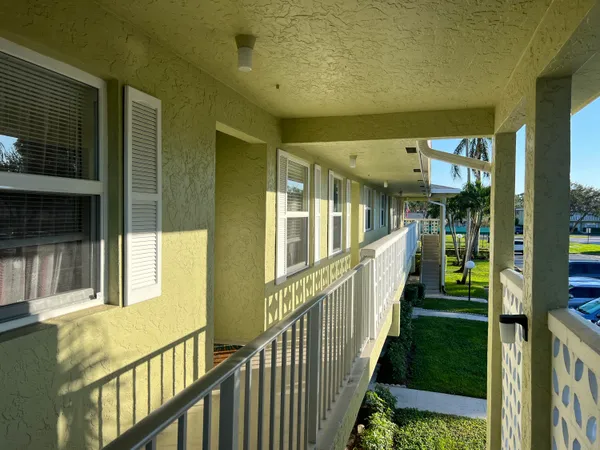 $1,700 | 1150 Boxwood Drive, Unit 202, Delray Beach, FL 33445