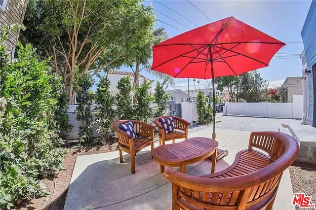 a outdoor view with a sitting space