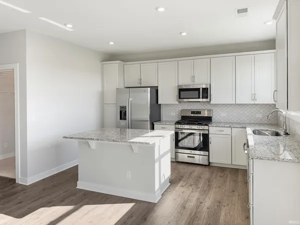 $406,800 | 3175 Goswell Drive, Newburgh, IN 47630