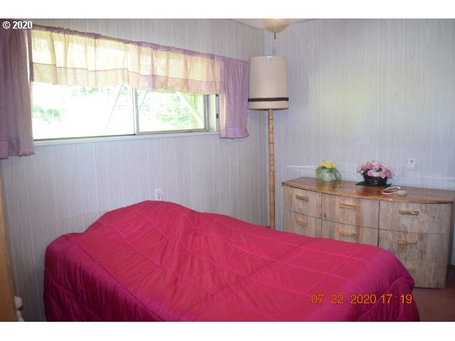 36463 Row River Road Cottage Grove, OR 97424 - Photo 7 of 16 Gallery Image 7