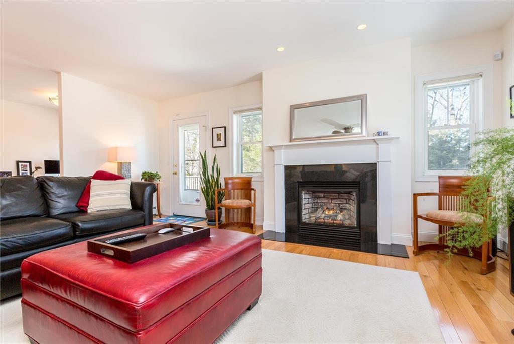 1 Avon Road Cape Elizabeth, ME 04107 - Photo 3 of 31 Gas Fireplace