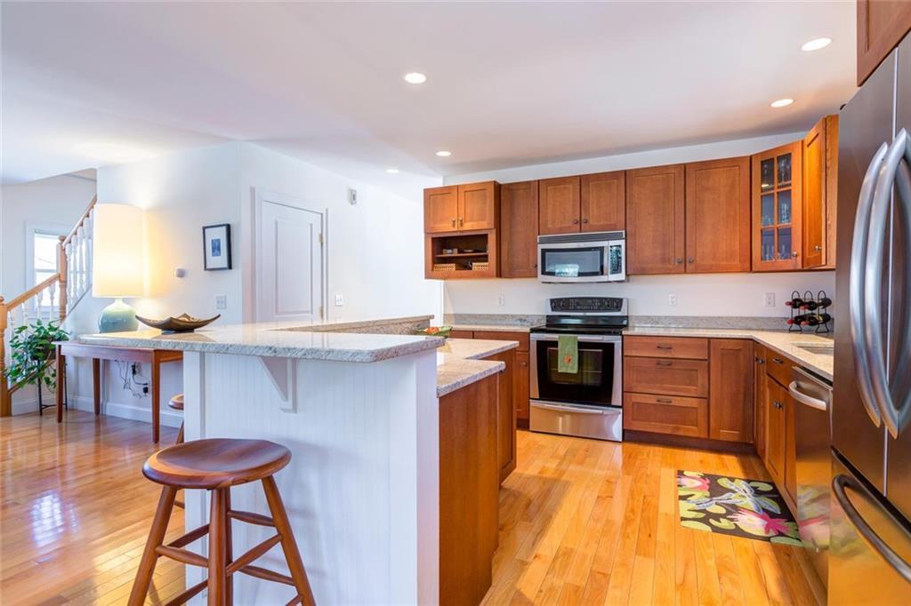 1 Avon Road Cape Elizabeth, ME 04107 - Photo 5 of 31 Kitchen