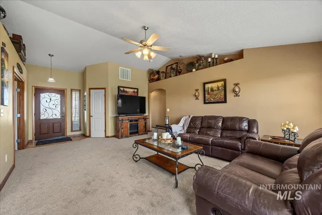 $899,700 | 19250 Quarter Mile Lane, Caldwell, ID 83607