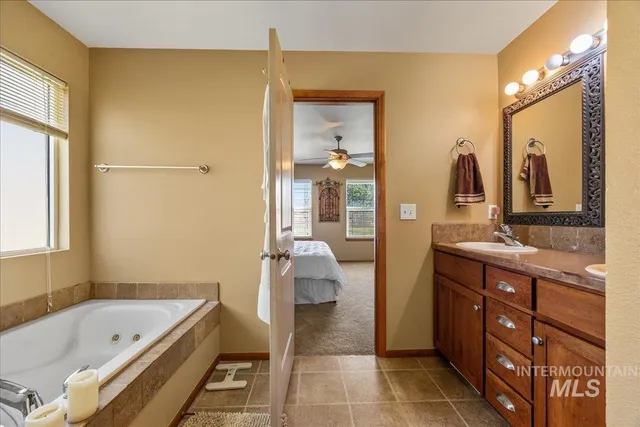 $899,700 | 19250 Quarter Mile Lane, Caldwell, ID 83607