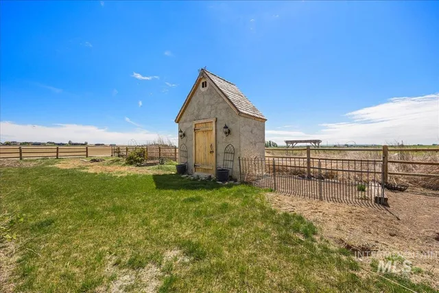 $899,700 | 19250 Quarter Mile Lane, Caldwell, ID 83607