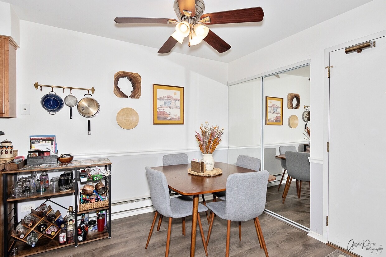 627 South Virginia Road, Unit 212 Crystal Lake, IL 60014 - Photo 6 of 10