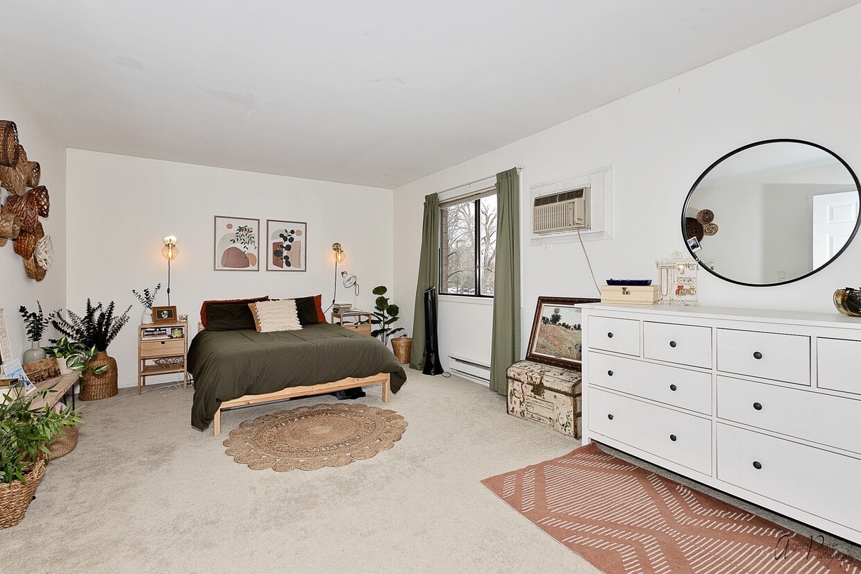 627 South Virginia Road, Unit 212 Crystal Lake, IL 60014 - Photo 8 of 10