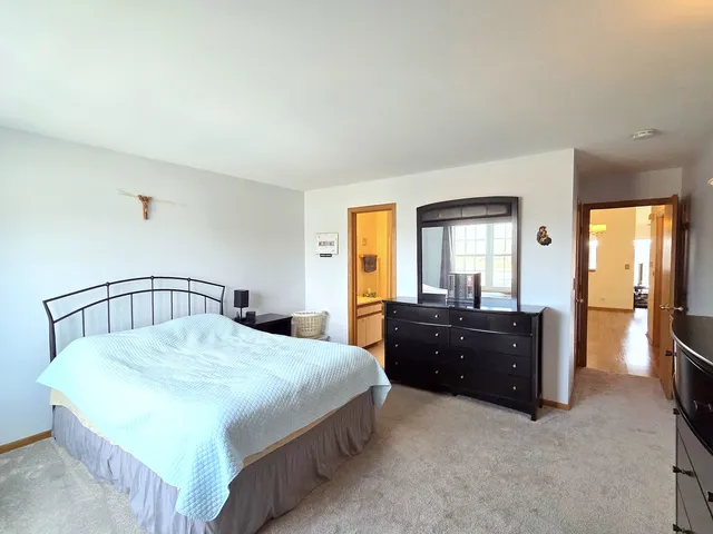 $279,900 | 745 West Streamwood Boulevard, Unit B, Streamwood, IL 60107