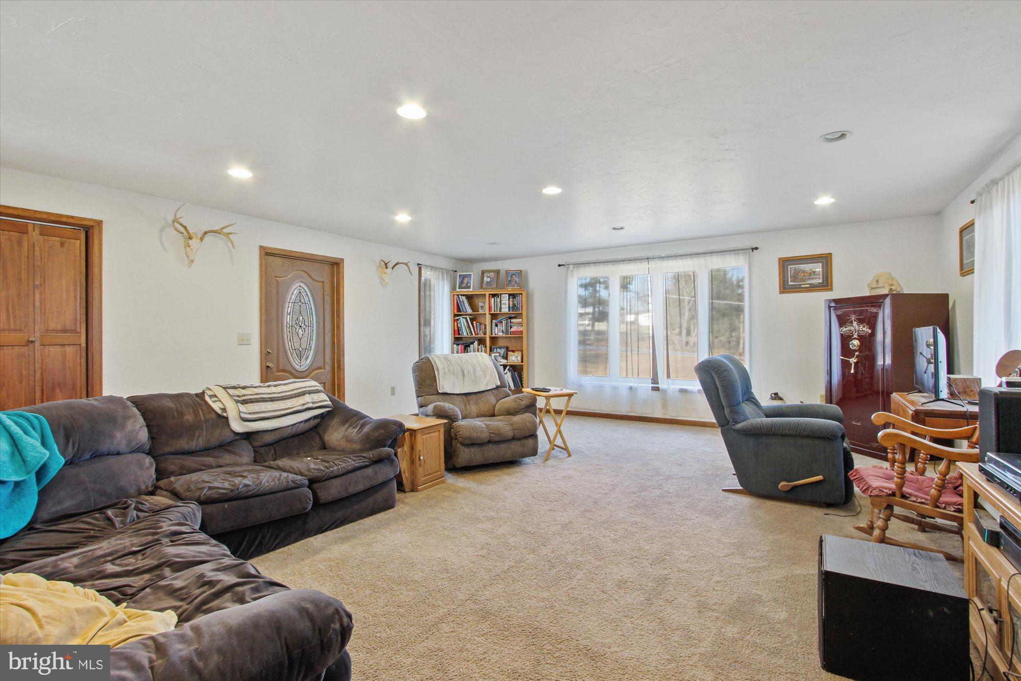 8429 Orchard Road Spring Grove, PA 17362 - Photo 4 of 26