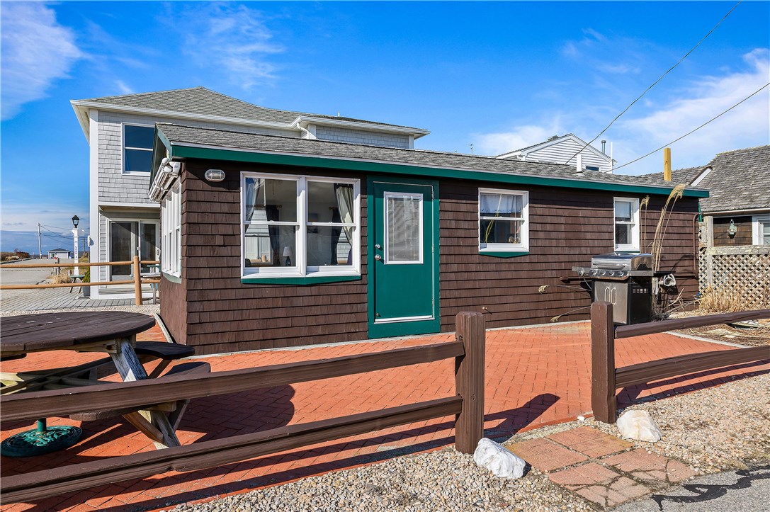 33 Shore Road Narragansett, RI 02882 - Photo 14 of 29 Gallery Image 14