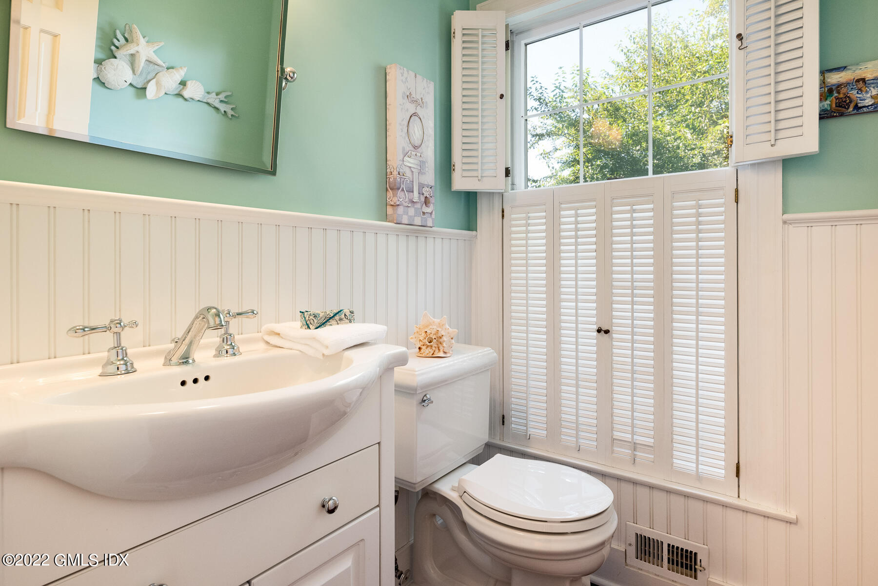 14 Wahneta Road Old Greenwich, CT 06870 - Photo 9 of 29 14 Wahneta Rd 42 - WEB