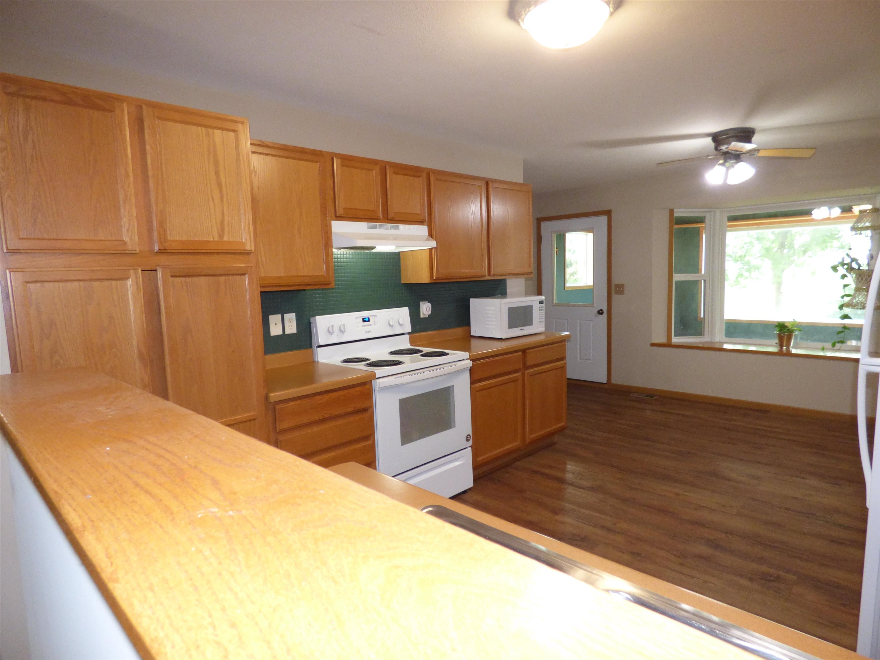 729 Meadow Ridge Lane Lena, IL 61048 - Photo 3 of 50