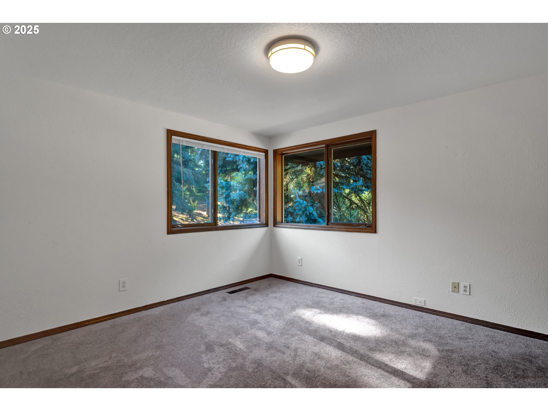 118 Watagua Place Cottage Grove, OR 97424 - Photo 26 of 39 Bedroom