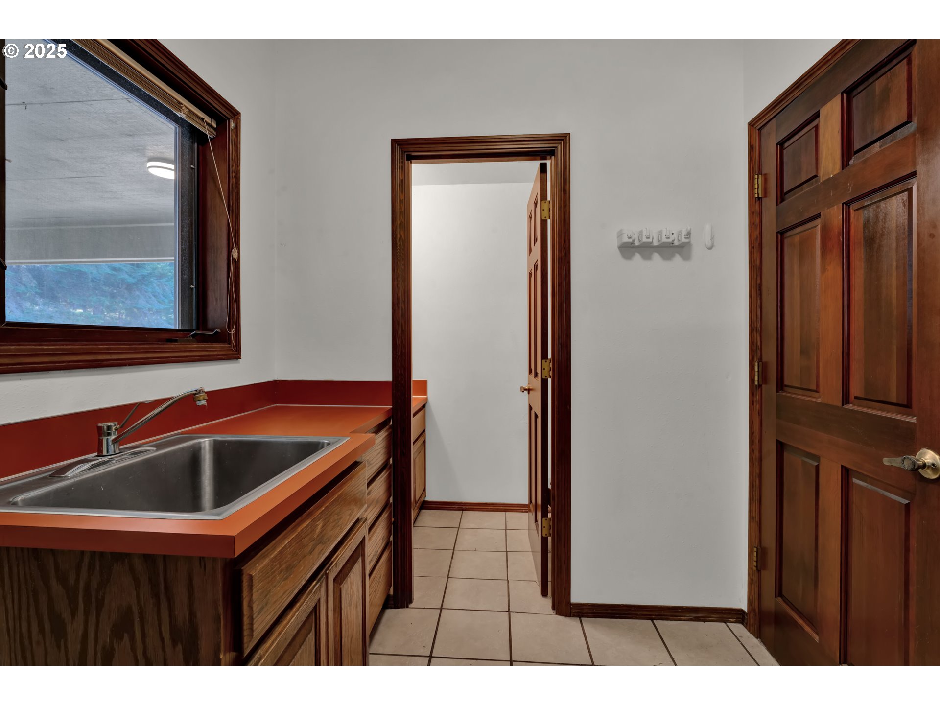 118 Watagua Place Cottage Grove, OR 97424 - Photo 29 of 39 Bathroom