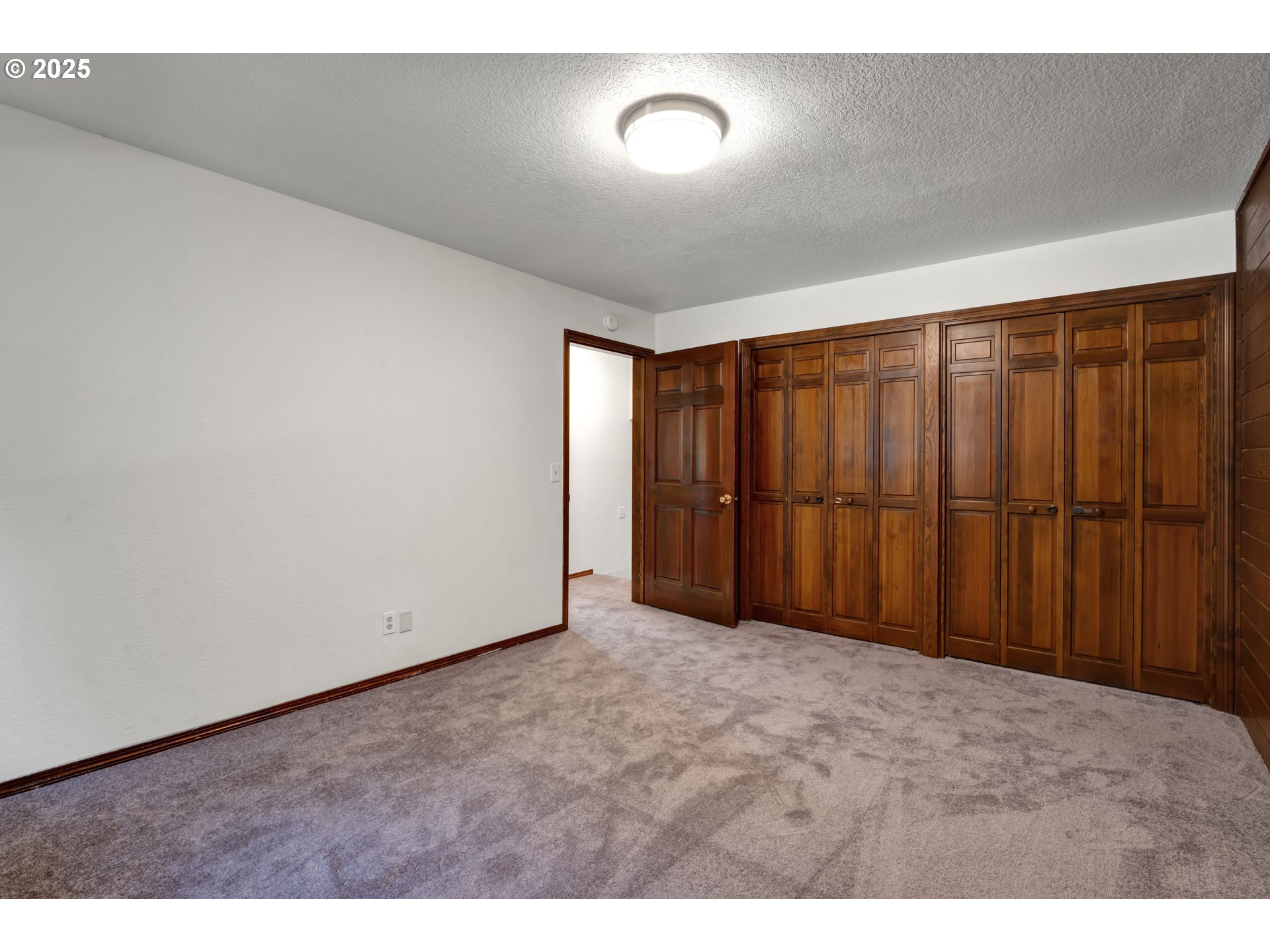 118 Watagua Place Cottage Grove, OR 97424 - Photo 35 of 39 Bedroom