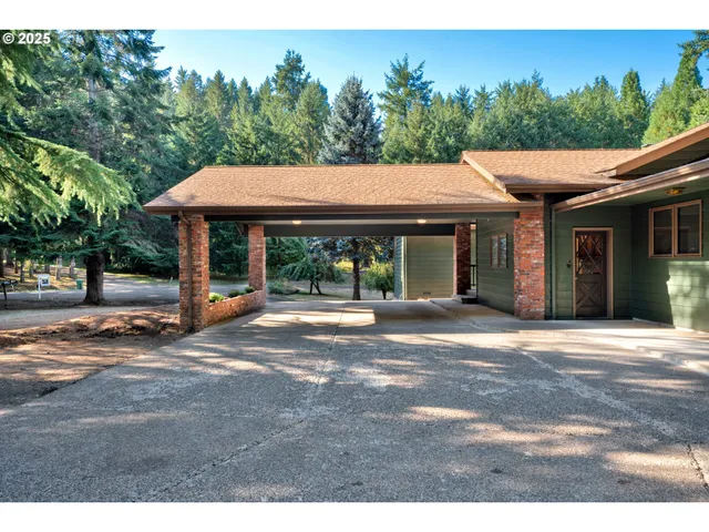 $674,000 | 118 Watagua Place, Cottage Grove, OR 97424
