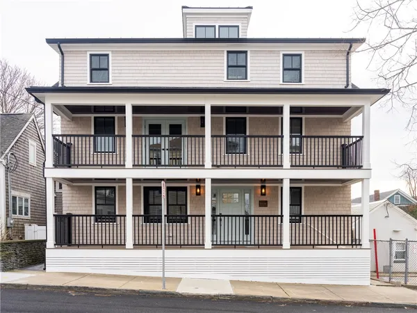 $5,200 | 7 Dearborn Street, Unit 2, Newport, RI 02840