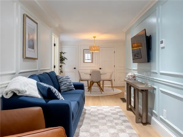 $5,200 | 7 Dearborn Street, Unit 2, Newport, RI 02840