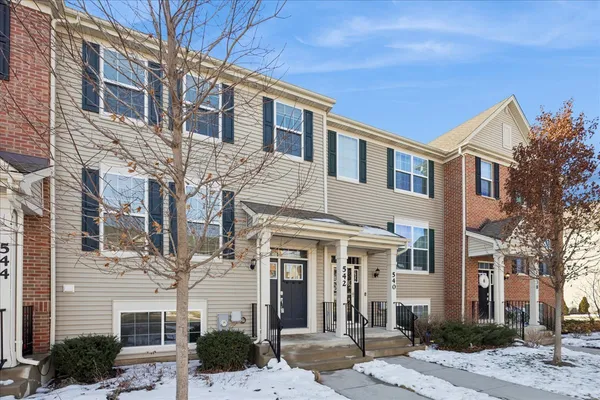 $355,000 | 542 Cimmaron Circle, Crystal Lake, IL 60012