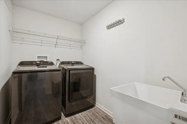 $365,000 | 542 Cimmaron Circle, Crystal Lake, IL 60012