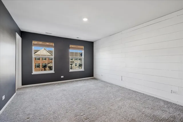 $365,000 | 542 Cimmaron Circle, Crystal Lake, IL 60012