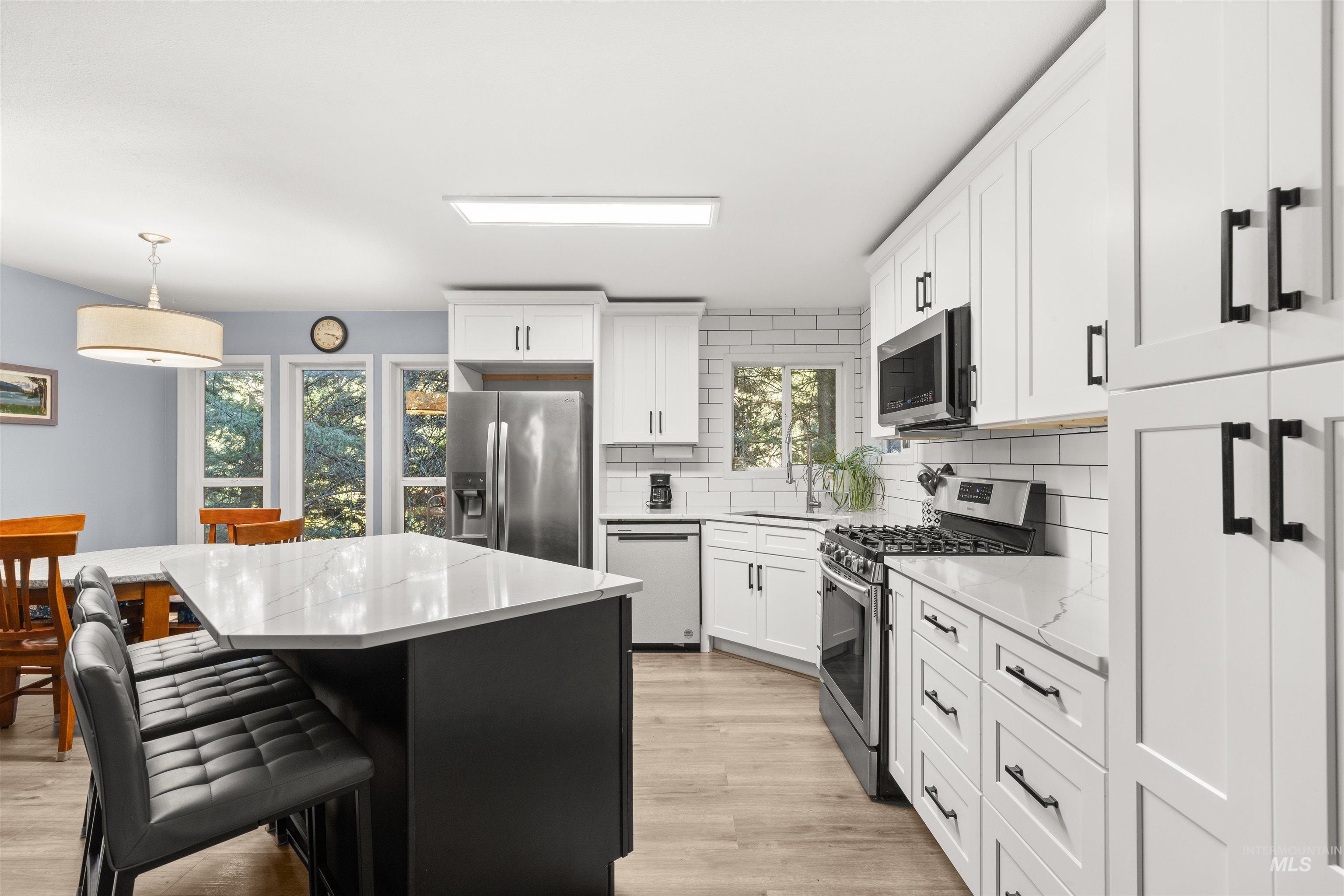 20235 Valley View Drive Lewiston, ID 83501 - Photo 2 of 34