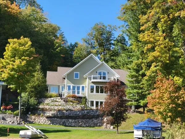 $1,050,000 | 487 Sawyer Boulevard, Newaygo, MI 49337