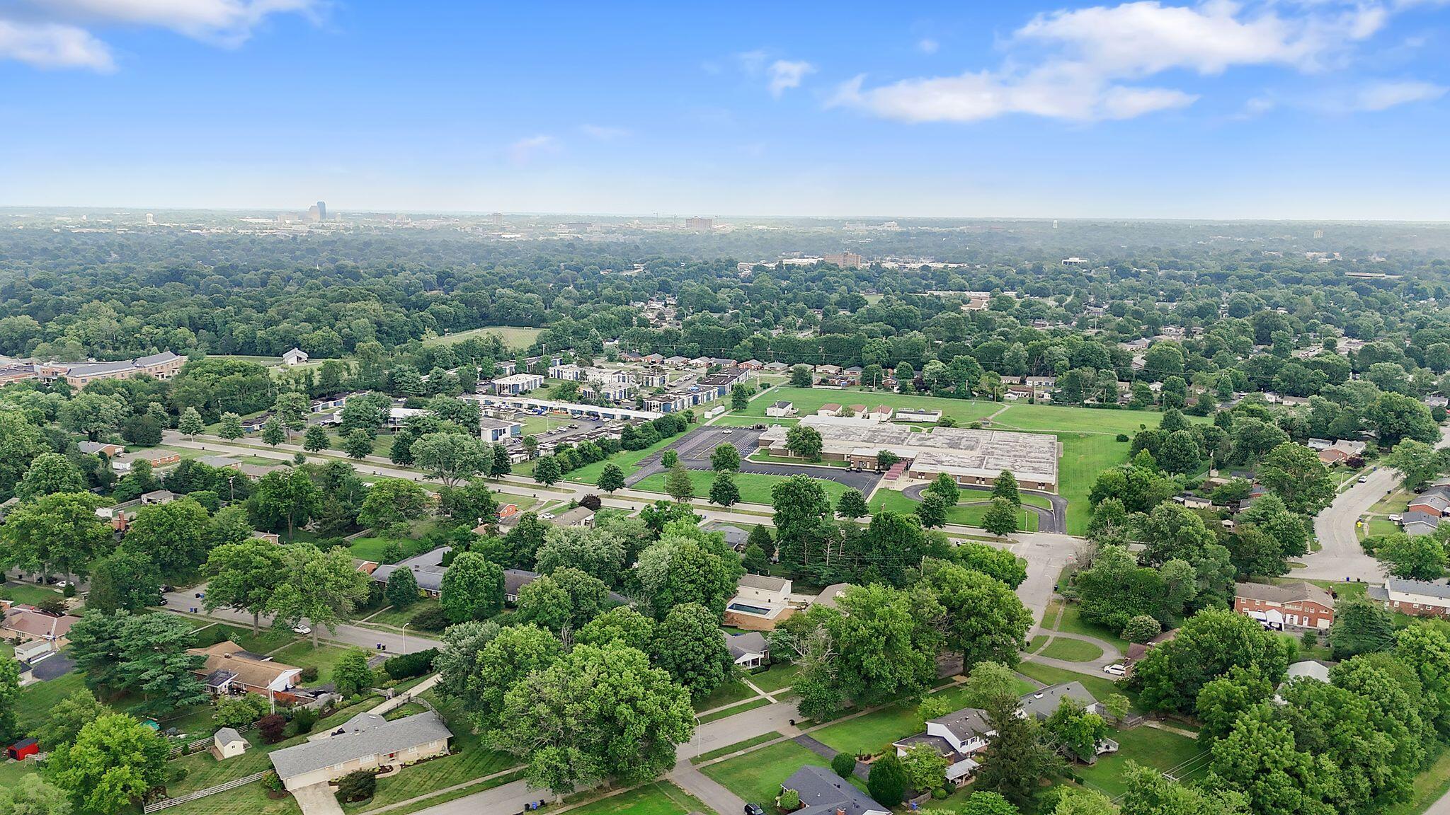 2092 Williamsburg Road Lexington, KY 40504 - Photo 87 of 90 DJI_20250710115454_0254_D